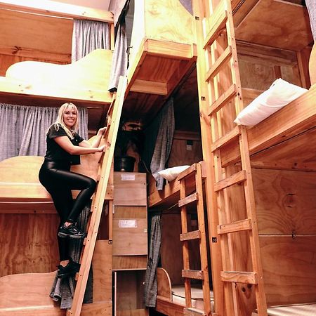 Aotea Hostel Икике Екстериор снимка